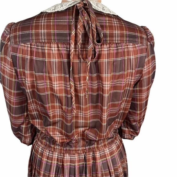 Non-Stop Vintage Plaid Midi Dress - Picture 6 of 11